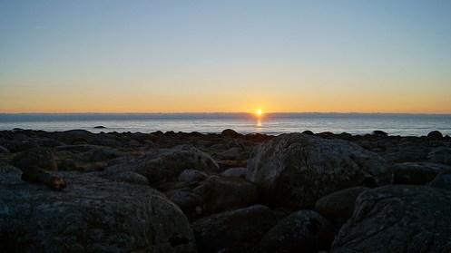 solnedgang med steinar