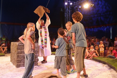 prest og barn Korsvei